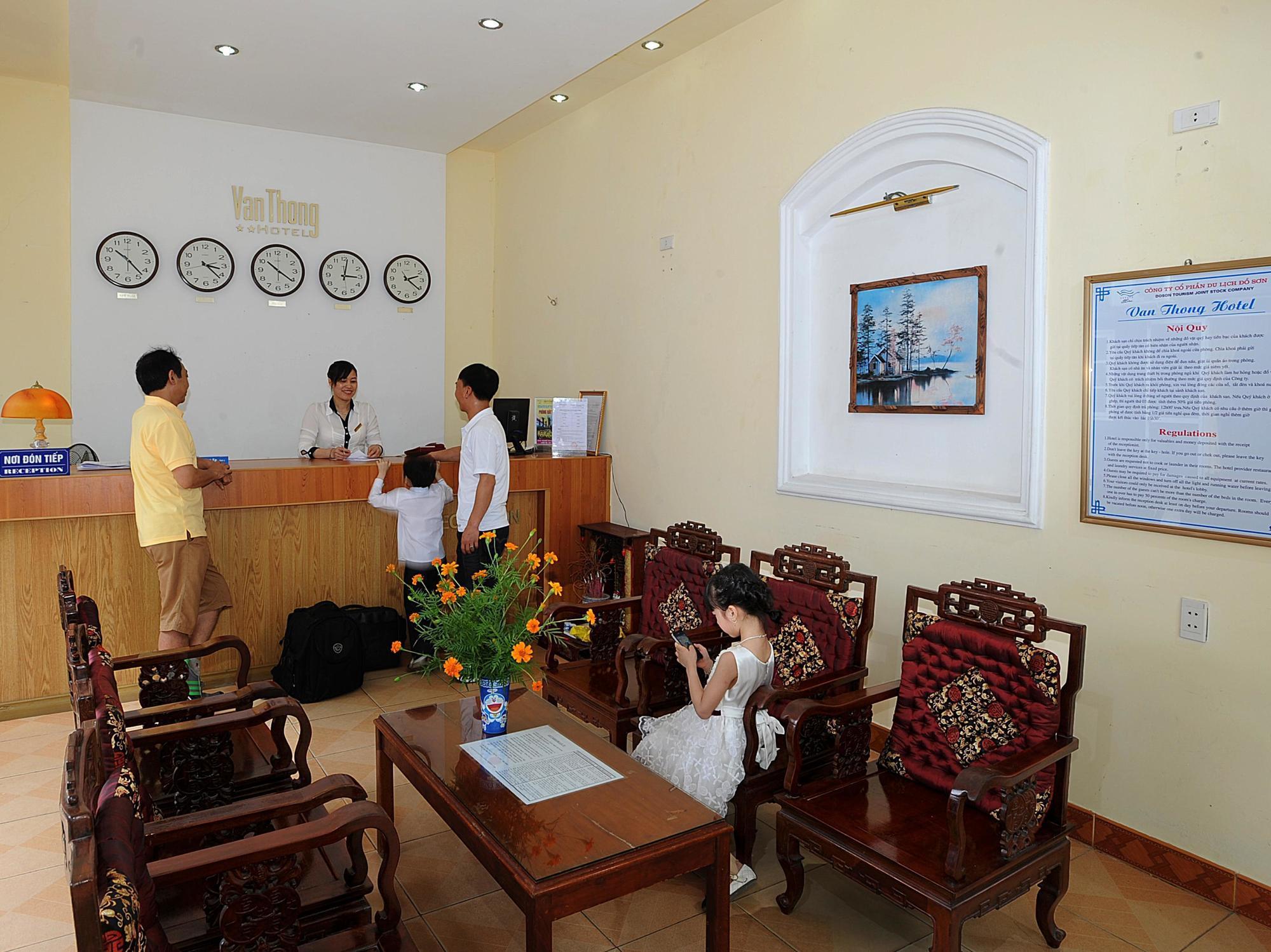 Van Thong Hotel Hai Phong Buitenkant foto